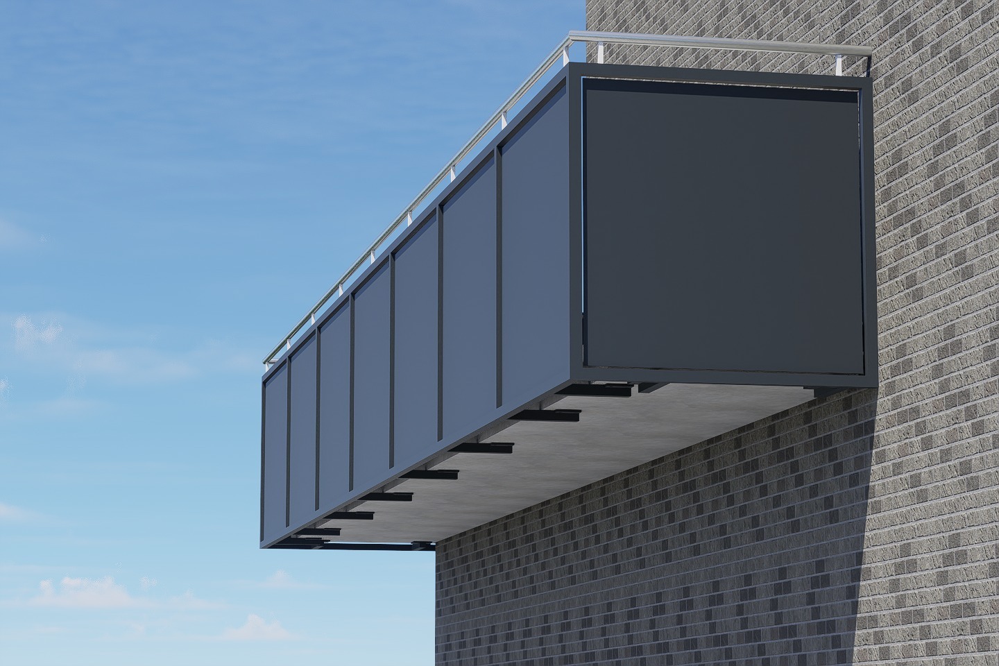 Nowoczesna balustrada balkonowa z szarymi panelami i srebrną poręczą, zamontowana na ceglanym budynku pod błękitnym niebem. Minimalistyczny design.