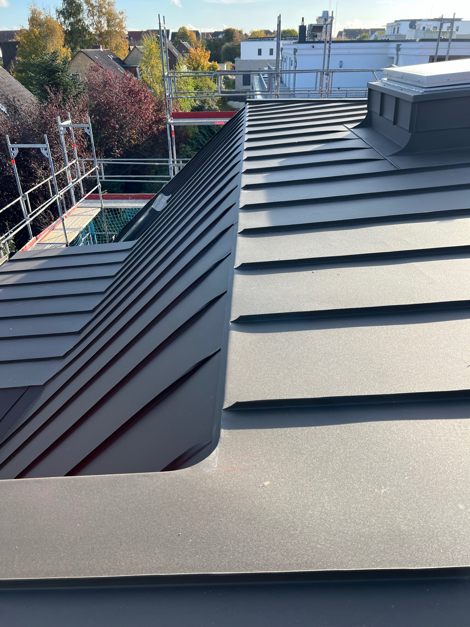 Element dachu mansardowego, blacha na rąbek stojący prefa