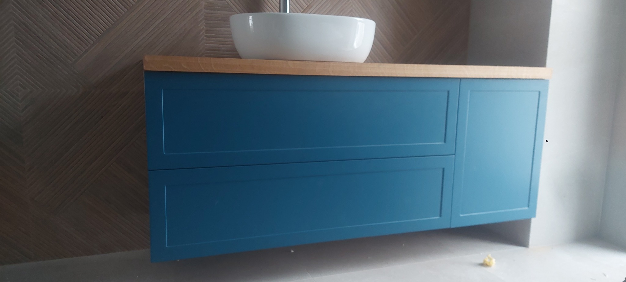 Szafka łazienkowa, fronty lakierowane z palety ral