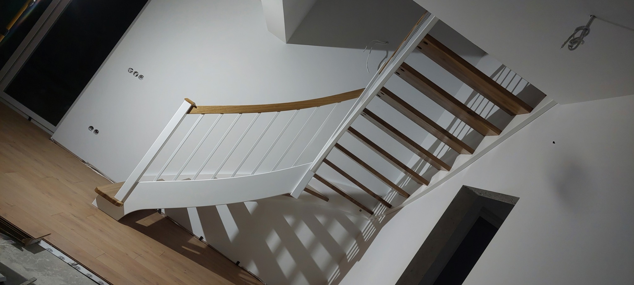 Schody jednobiegowe ażurowe