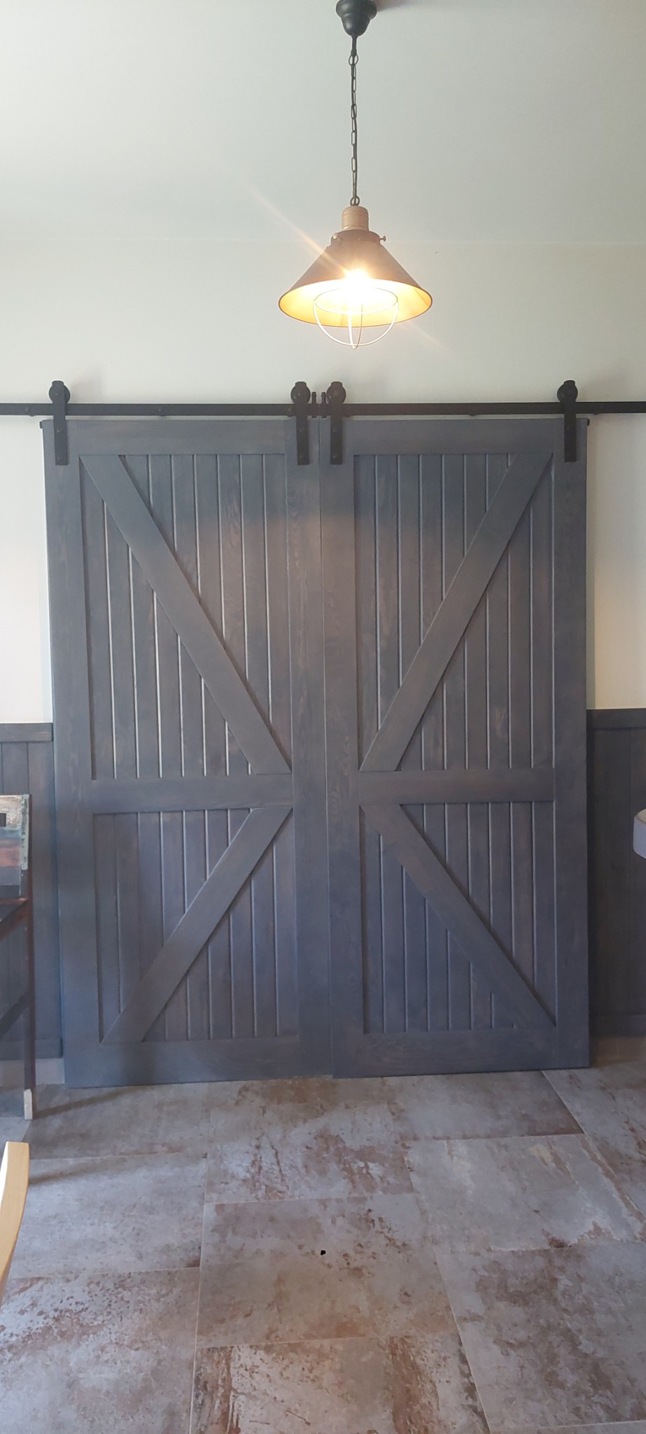 Drzwi sosnowe w stylu (stodoła), bejcowane