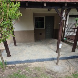 KomarBruk Łukasz Białobrzewski - Profesjonalne Tarasy z Kamienia Naturalnego