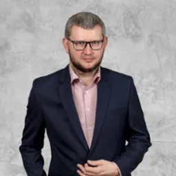 Zdjęcie profilowe - trochę mało uśmiechu, ale to fotograf tak zarządził;)