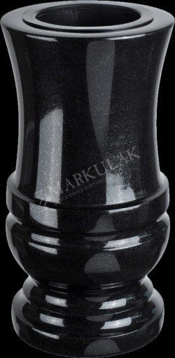 Wazon z czarnego, polerowanego kamienia, przeznaczony na pomnik, z widocznym znakiem wodnym producenta.