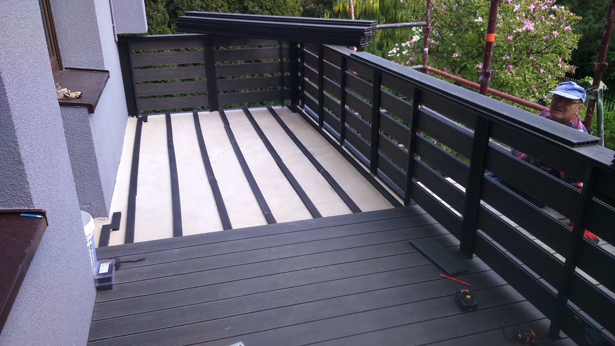 Hydroizolacja Tarasu i Montaż Deski Kompozytowej