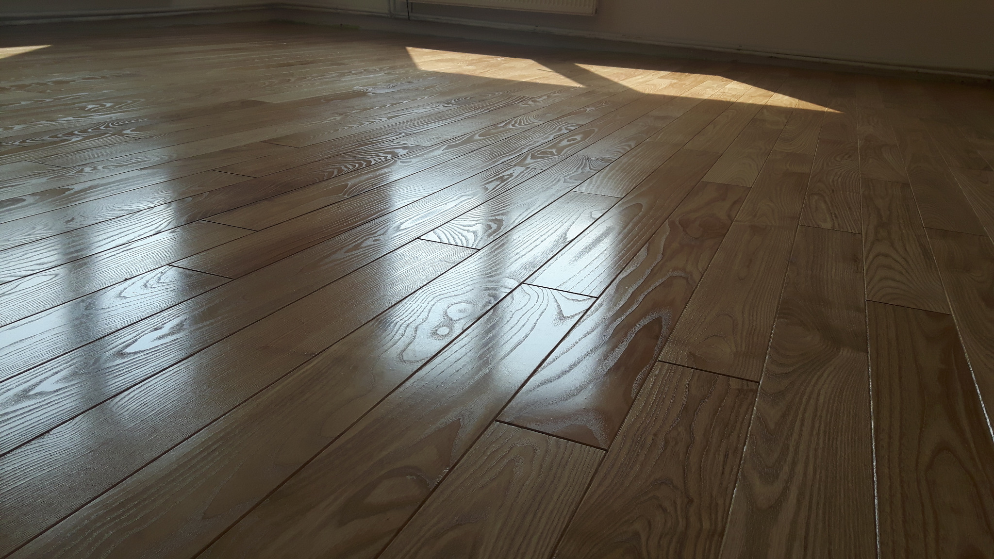 Jesion fazowany lakierowany