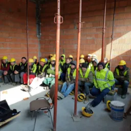 Szkolenie BHP na budowie. nie boimy się surowych warunków pracy, miejsc, ani trudnych zadań.