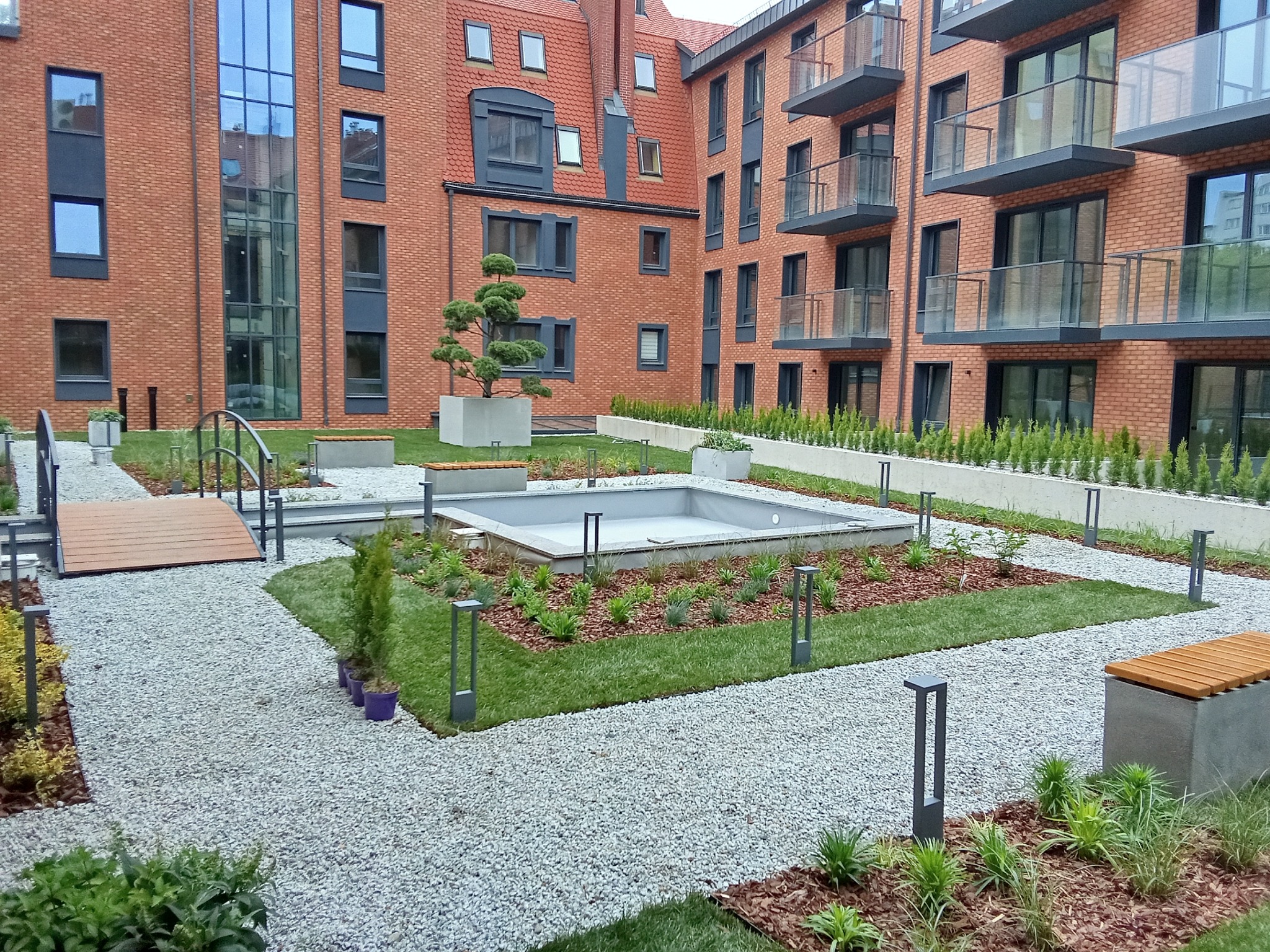 Ogród na dachu parkingu podziemnego