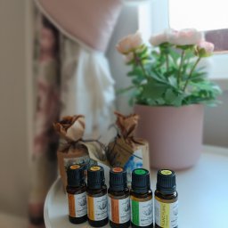 Olejki eteryczne do aromaterapii 100% naturalne od AromatherapyOils, w zależności od olejku mogą wspomagać odporność , działają relaksacyjnie, bądź dodają energii 