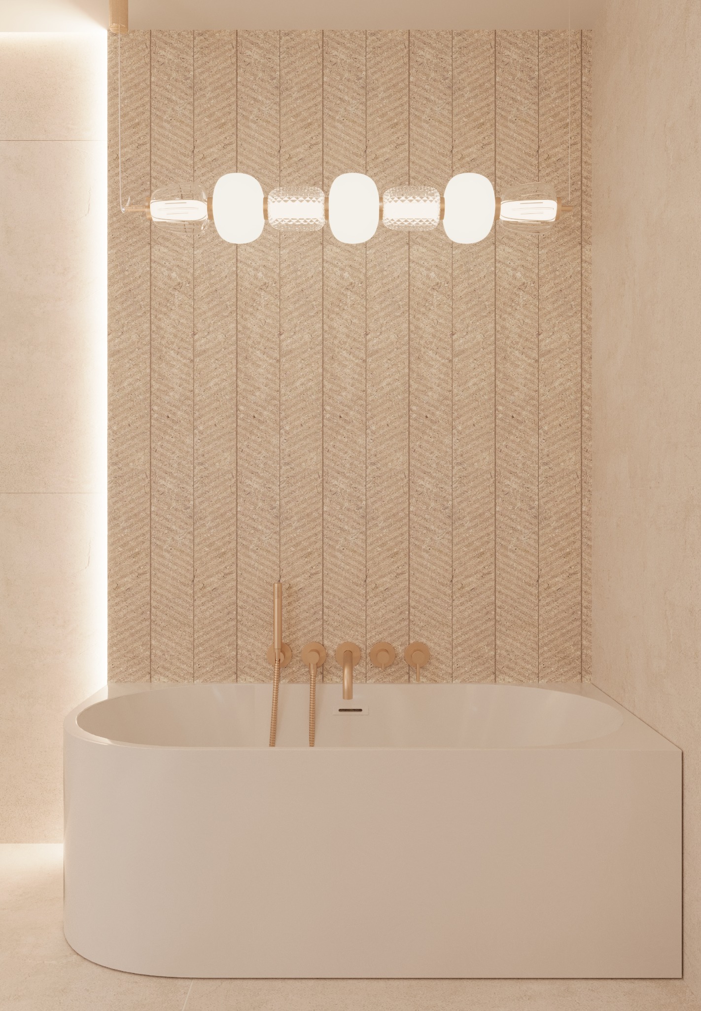 Minimalistyczna łazienka: biała wanna na tle ściany z wzorem jodełki i złotą armaturą. Podwieszana lampa z mlecznymi kloszami dopełnia aranżację.