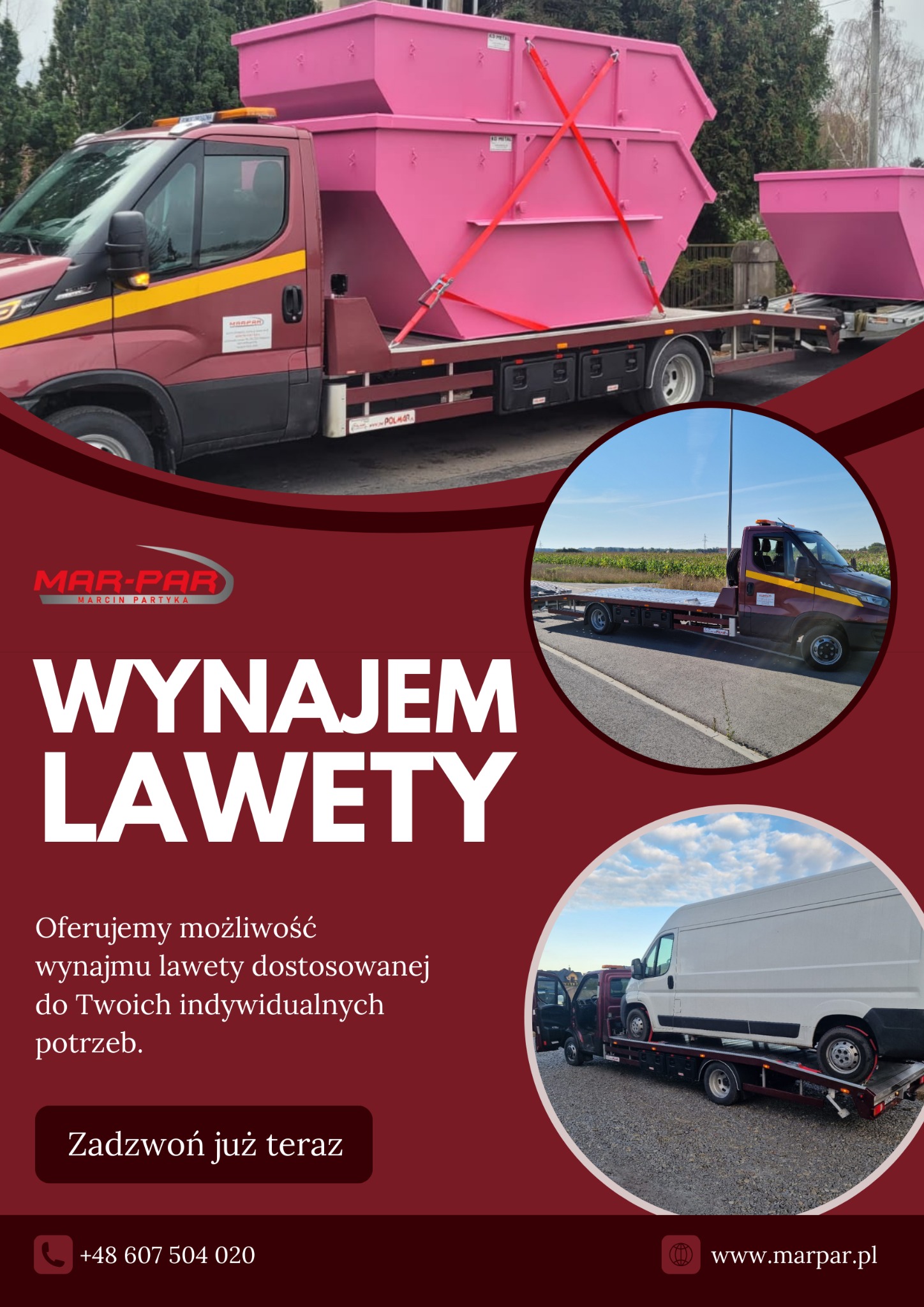 Laweta transportowa z trzema różowymi kontenerami na gruz, zabezpieczonymi czerwonymi pasami, zaparkowana na zewnątrz.