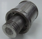 Cylinder i tłok kompresora Airpol AB 25/40, widoczne ślady użytkowania i gwint na tłoku.