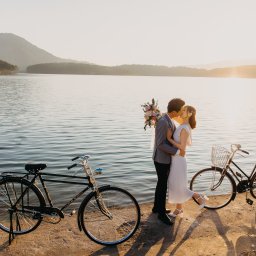 Dziś mieliśmy przyjemność uwiecznić magiczne chwile podczas ceremonii ślubnej Ani i Tomka. Każdy uśmiech, każda łza wzruszenia - wszystko zatrzymane w kadrze na zawsze. 💍✨ #Wesele #ŚlubneChwile #FotografiaŚlubna