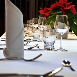 Dziękujemy wszystkim gościom za obecność i radość, jaką wnieśliście w dzień ślubu Agnieszki i Krzysztofa. Wasza obecność uczyniła ten dzień jeszcze bardziej wyjątkowym! 🙏💖 #Podziękowania #WeselnaRadość #WyjątkowyDzień