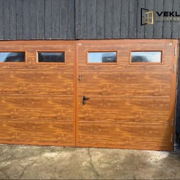 Vekline Agnieszka Markowska - Montaż bramy dwuskrzydłowej w kolorze złoty dąb.