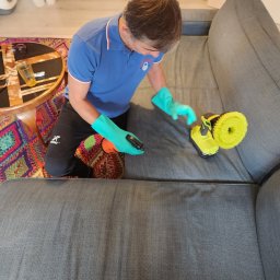 Podstawa to działanie mechaniczne przed praniem-płukaniem ekstrakcyjnym.