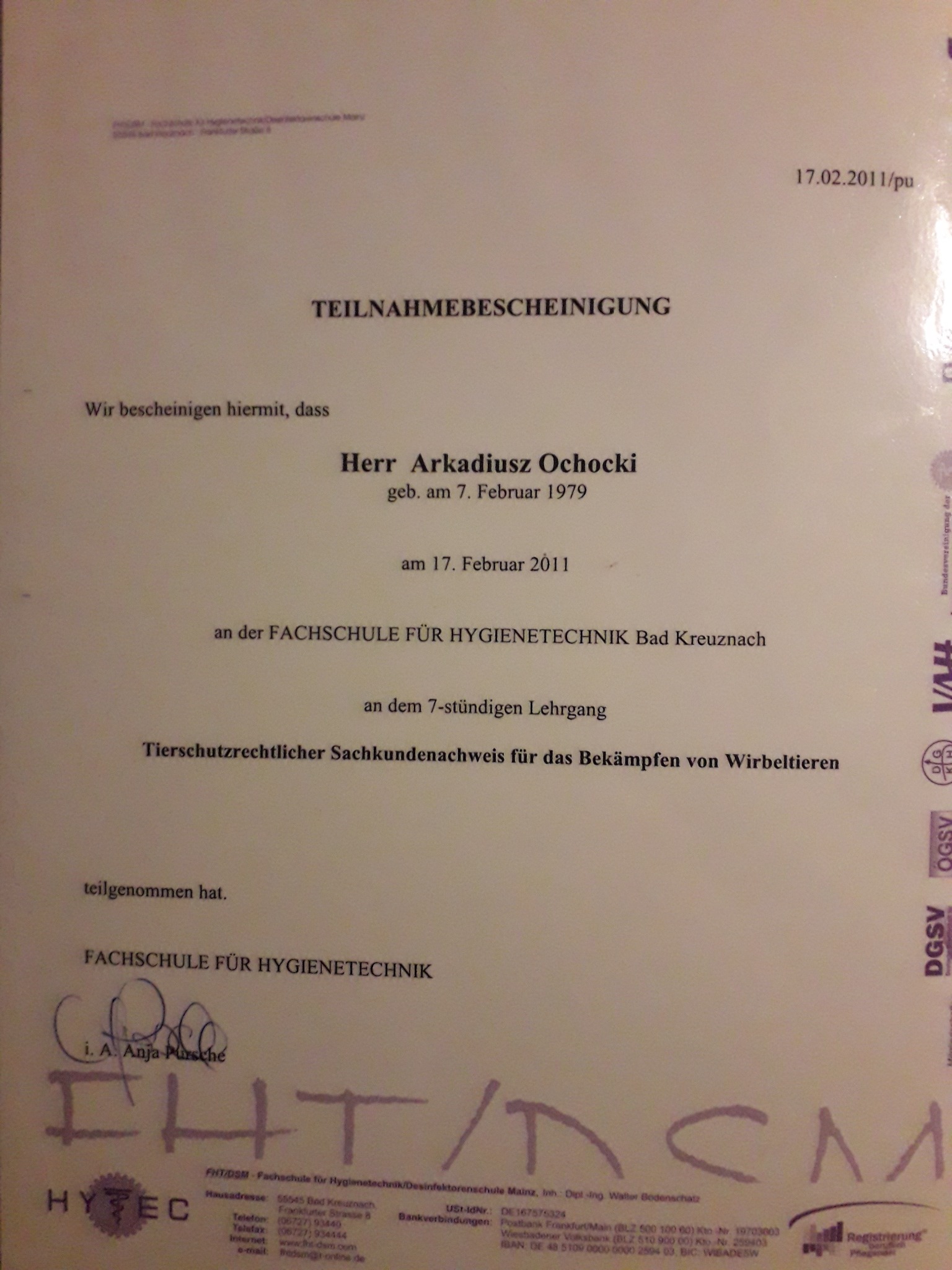 Certyfikat ukończenia kursu dotyczącego zwalczania kręgowców, wydany przez Fachschule für Hygienetechnik, z podpisem i pieczątkami.