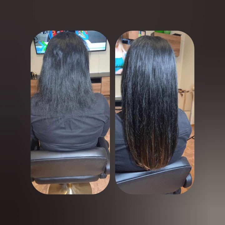 Porównanie włosów przed i po zabiegu: zniszczone, matowe włosy przedłużone do pasa kontra gładkie, lśniące włosy z subtelnym brązowym ombre na końcach, widok z tyłu na czarnym krześle fryzjerskim.
