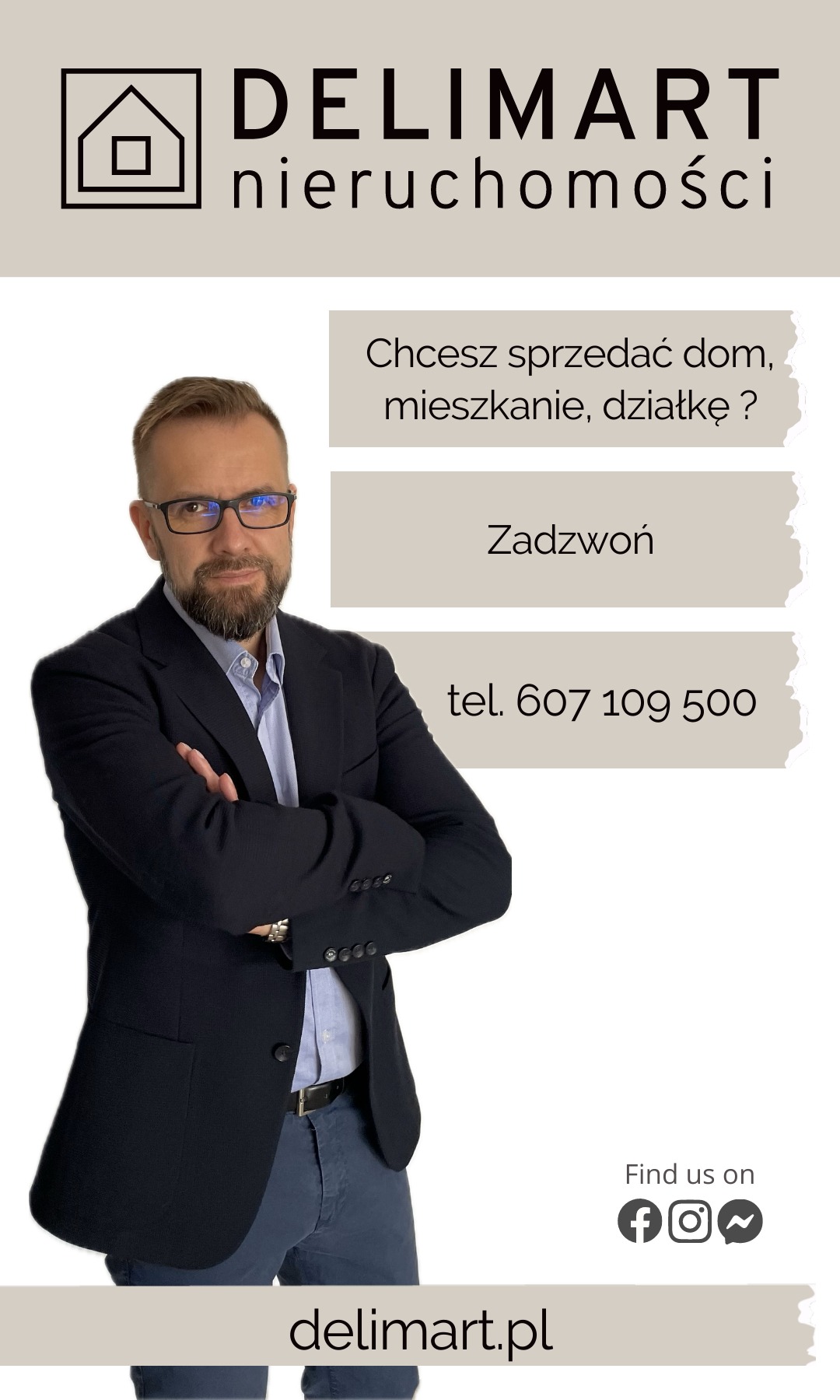 Mężczyzna w garniturze na grafice reklamowej agencji nieruchomości Delimart z pytaniem: Chcesz sprzedać dom, mieszkanie, działkę? Zadzwoń.