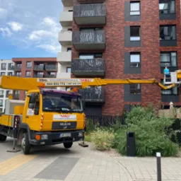 Podnośnik koszowy Bison TKA 30 m, wysieg boczny do 18 m