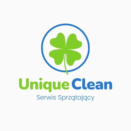 Logo firmy sprzątającej Unique Clean z czterolistną koniczyną w niebieskim okręgu, nazwa firmy w kolorach zielonym i niebieskim, pod spodem napis Serwis Sprzątający
