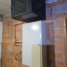 Bartosz Rokosz - Rozdzielnica teletechniczna i elektryczna w inteligentnym budynku