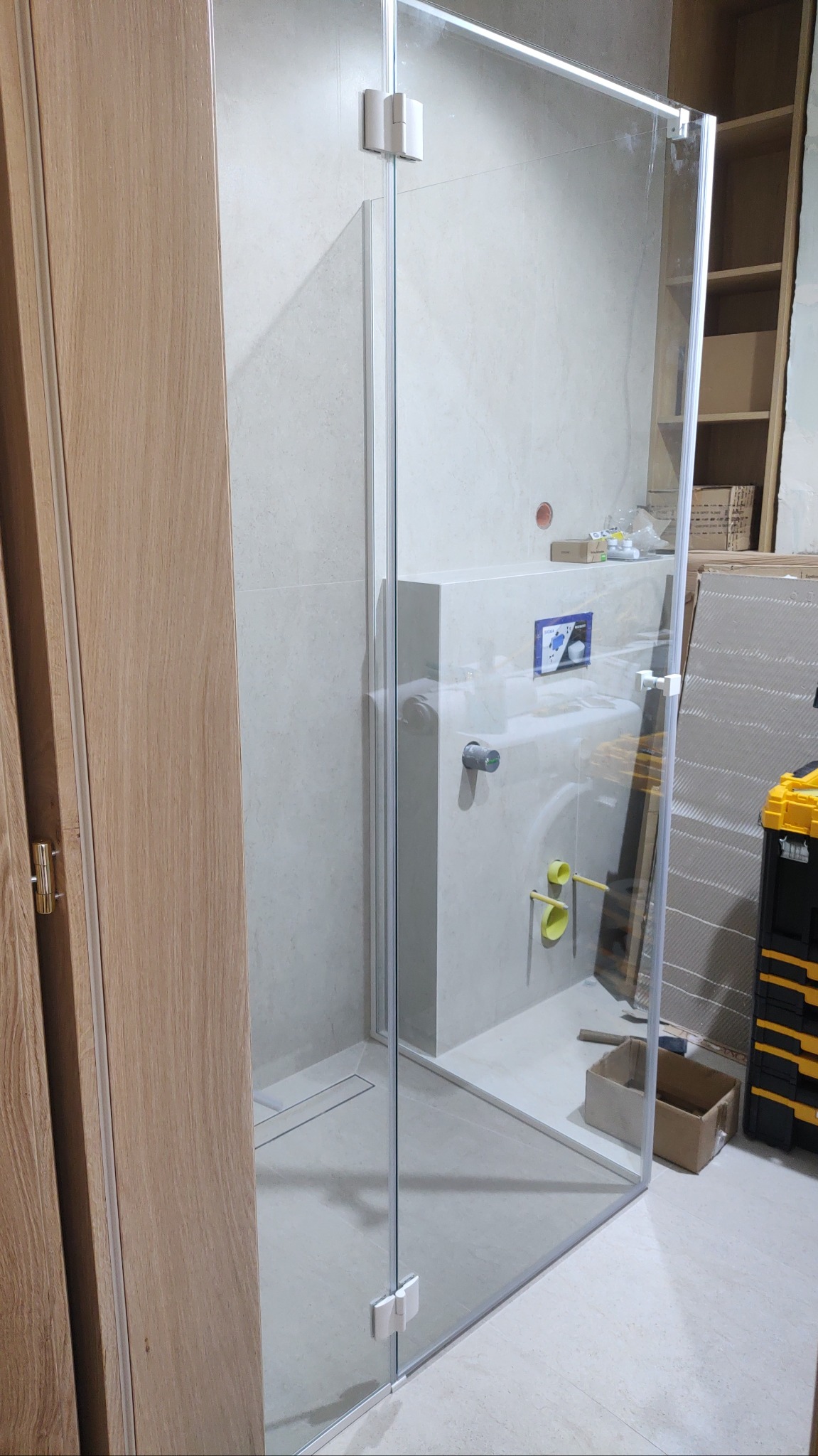 Kabina w białym wykończeniu