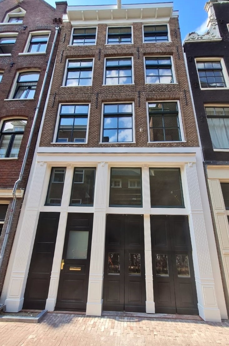Renowacja oraz malowanie domu w jednej z dzielnic Amsterdamu.