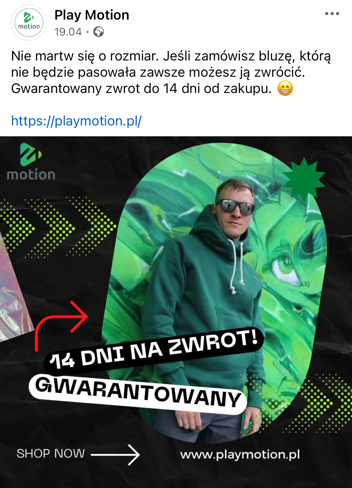 Mężczyzna w zielonej bluzie z kapturem na tle graffiti, reklama gwarantowanego zwrotu w 14 dni, link do strony playmotion.pl.