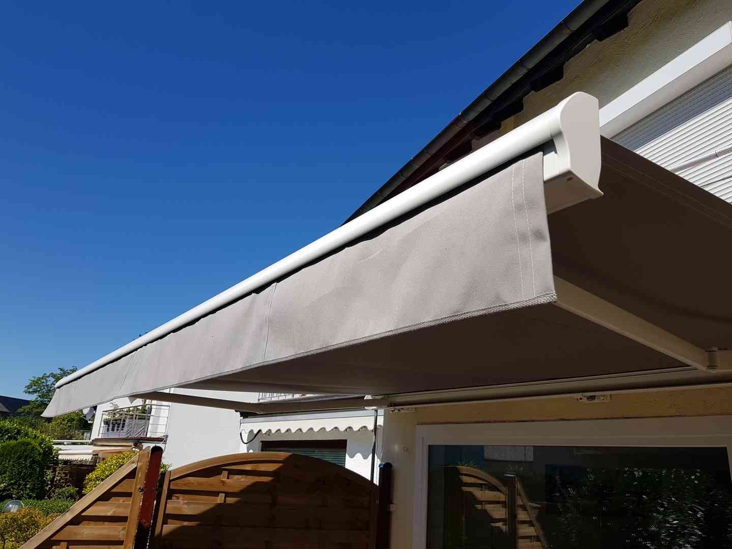 Markizy tarasowe i ogrodowe.