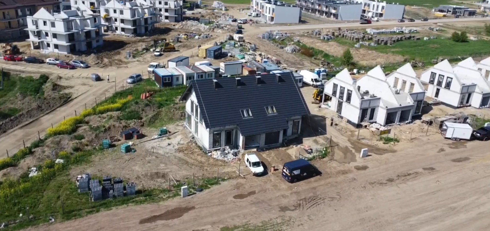 Rolety w systemie podtynkowym Aluprof. Elektronika Somfy z napędami RS100 io