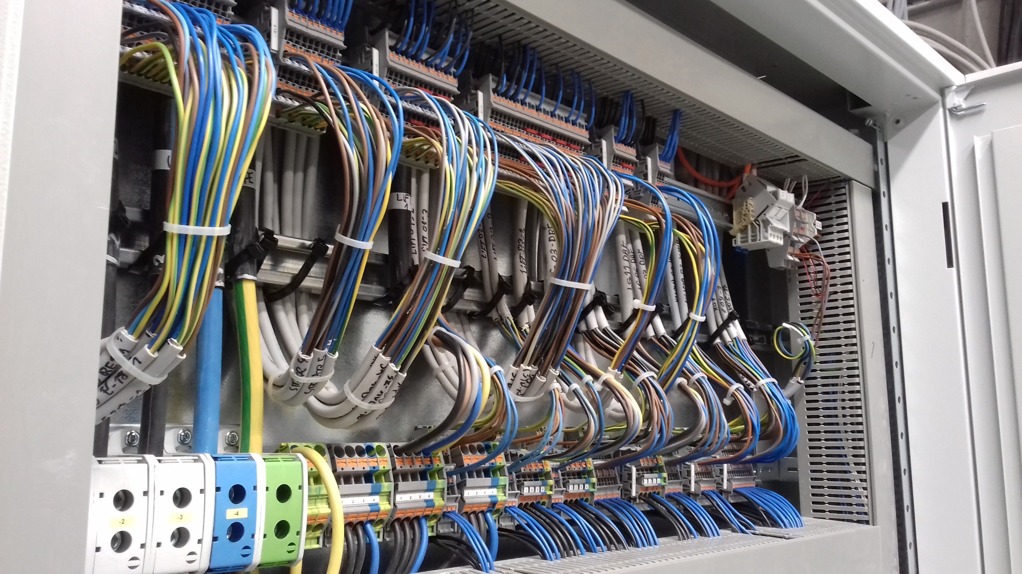 Razdzielnica na piętrze