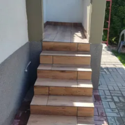 Schody pomurowane wykończone