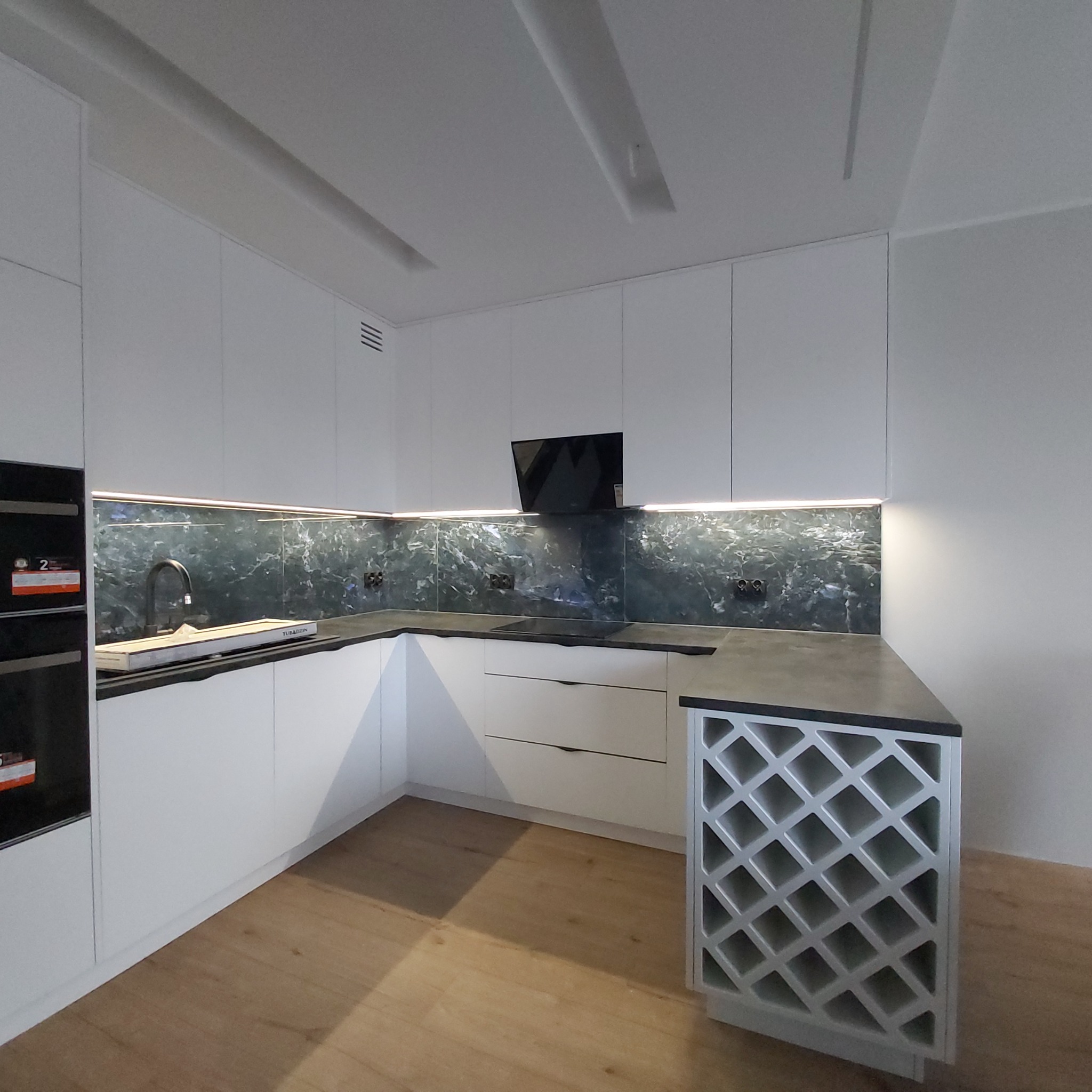 Kuchnia Rumia - fronty lakierowany MDF - blat granitowy