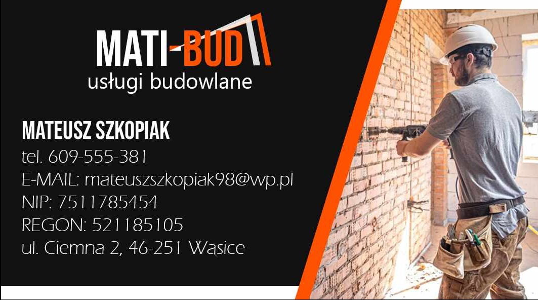 Zdjęcie wizytówki firmy budowlanej MATI-BUD z pracownikiem w kasku wiercącym w ceglanej ścianie w tle, widać narzędzia przy pasie.