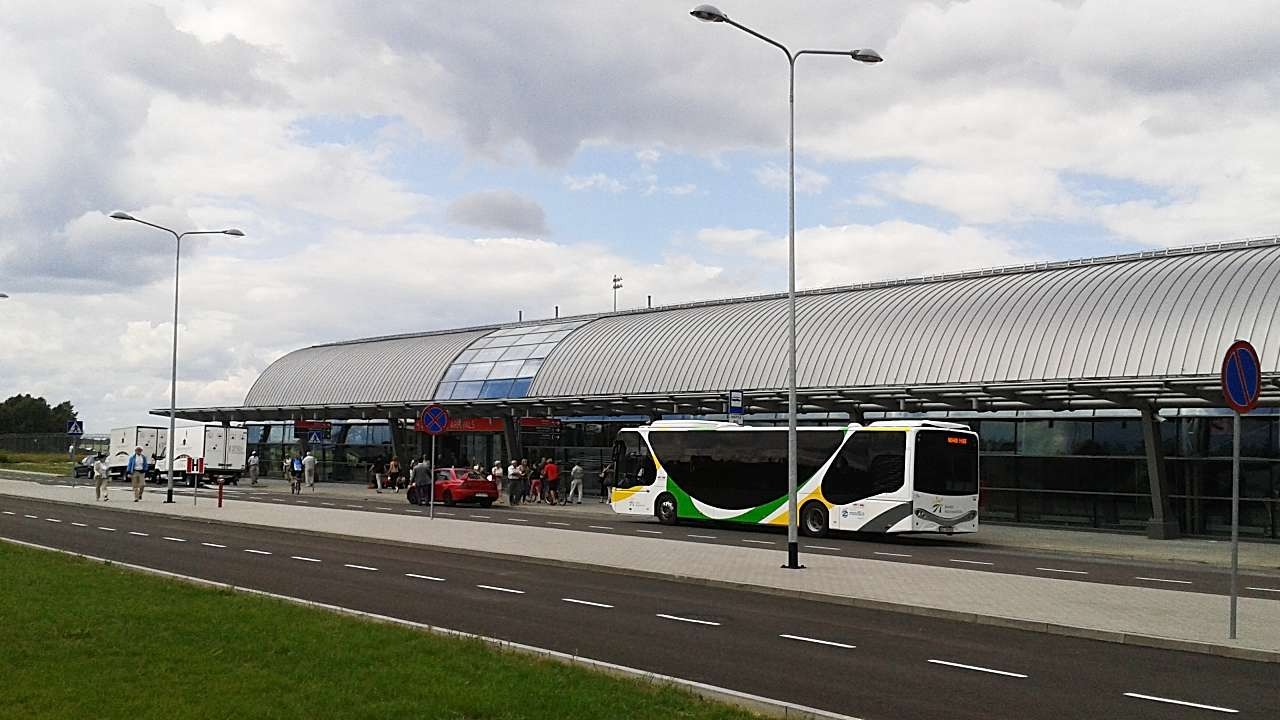 Przejazd z i na lotnisko Modlin Warszawa