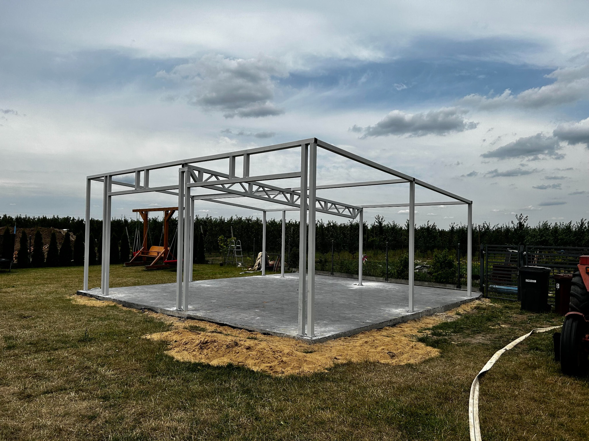 Garaż na 2 samochody spawany