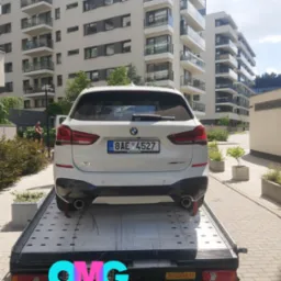 Transport pojazdu do czeskiej Pragi.