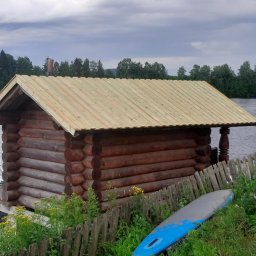 Blue King Sp. Z o.o. - sauna nad brzegiem rzeki w Norwegi