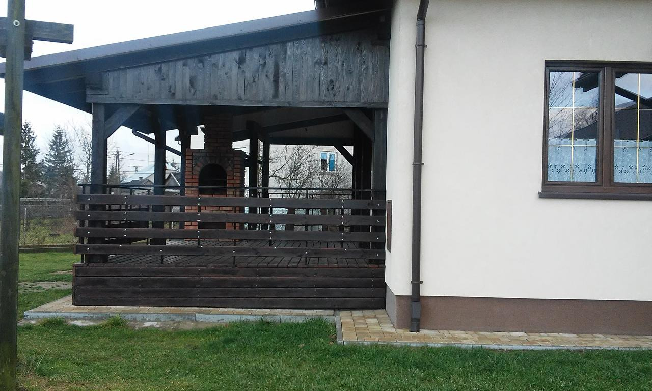 weranda wraz z murowanym grillem