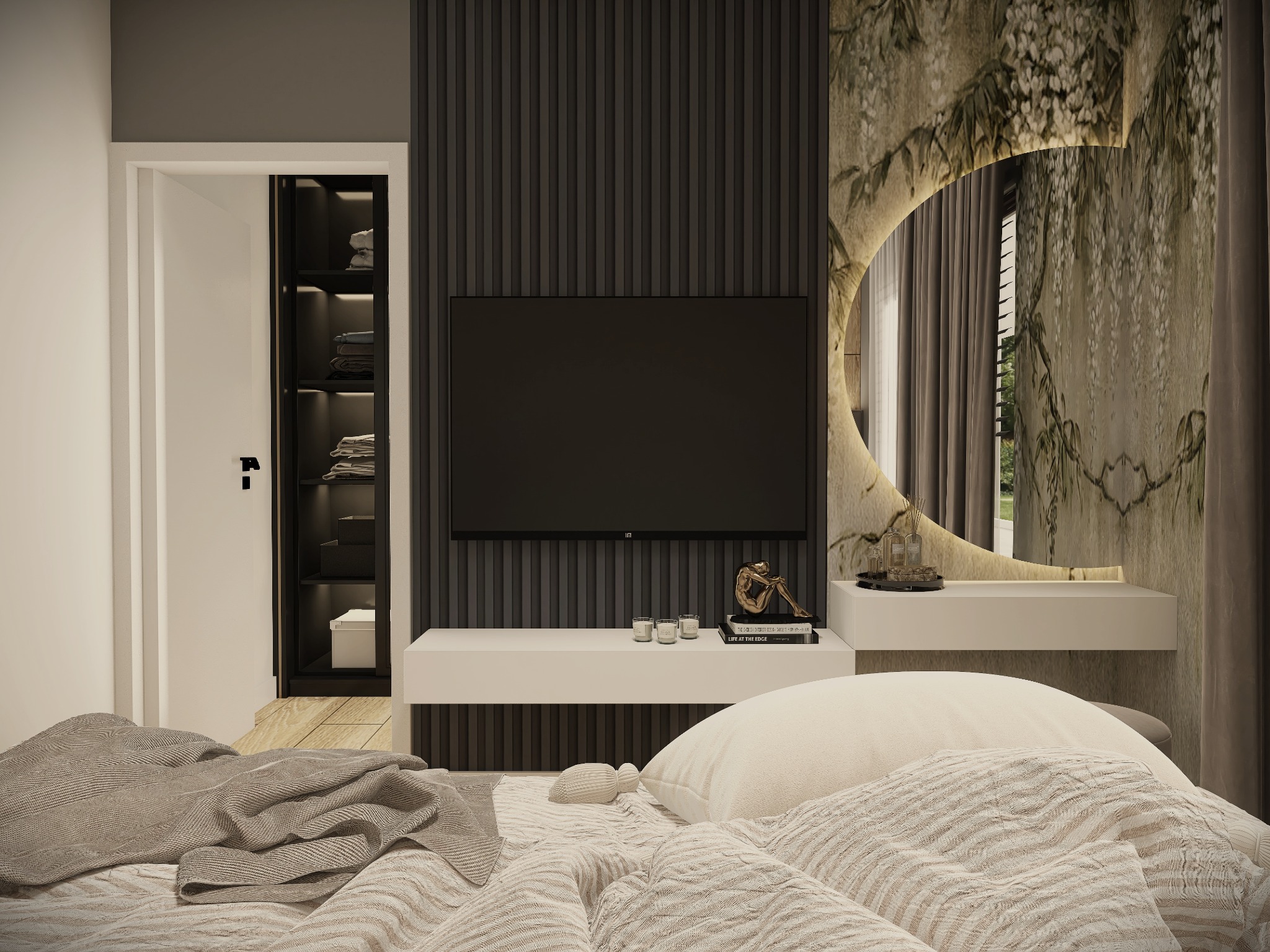 Nowoczesna sypialnia z łóżkiem w beżowej pościeli, telewizorem na tle ściany z pionowych paneli, okrągłym lustrem z motywem roślinnym i garderobą z otwartymi drzwiami.