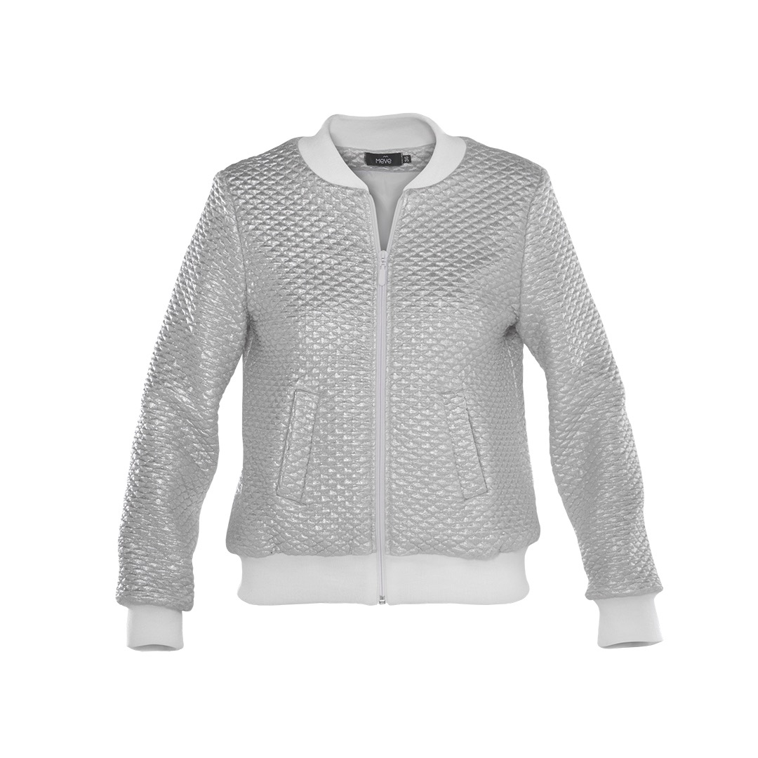 Srebrna, pikowana kurtka bomber z białymi ściągaczami i kołnierzykiem, zapinana na zamek błyskawiczny, na białym tle. Widoczne kieszenie i logo marki.