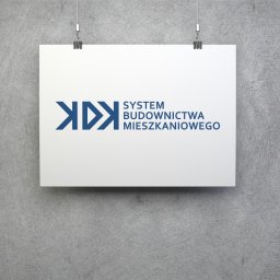 Projekt logo KDK System Budownictwa Mieszkaniowego.