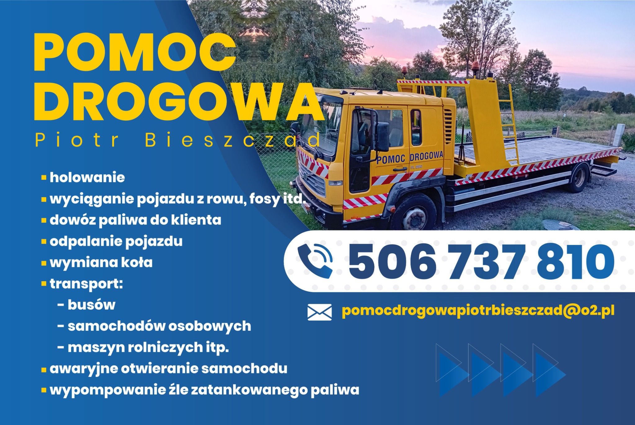 Żółta laweta pomocy drogowej z napisem 'POMOC DROGOWA' na tle zieleni i zachodzącego słońca, prezentowana w materiałach reklamowych firmy Piotr Bieszczad.