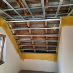 Zamykanie sufitu-podwójny stelaż, Zamykanie skosów-pojedynczy stelaż