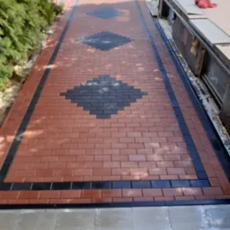 Realizacja kostki brukowej -podjazd.