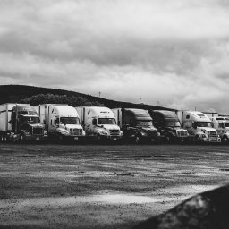 leasing trucków i naczep, transport cieżki