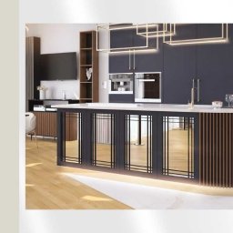 Ewa Bryl, projektant wnętrz - Wizualizacja nowoczesnej kuchni z wyspą, ciemnogranatowe szafki, oświetlenie LED pod wyspą i nad nią, marmurowy blat, drewniana podłoga, ekspres do kawy w zabudowie.