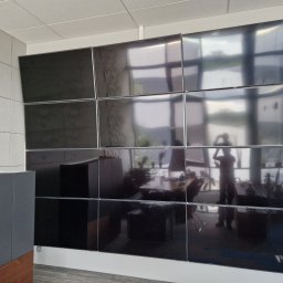 ELMUS SPÓŁKA Z OGRANICZONĄ ODPOWIEDZIALNOŚCIĄ - Ściana Monitorów do obserwacji produkcji -164 kamery w firmie produkcyjnej