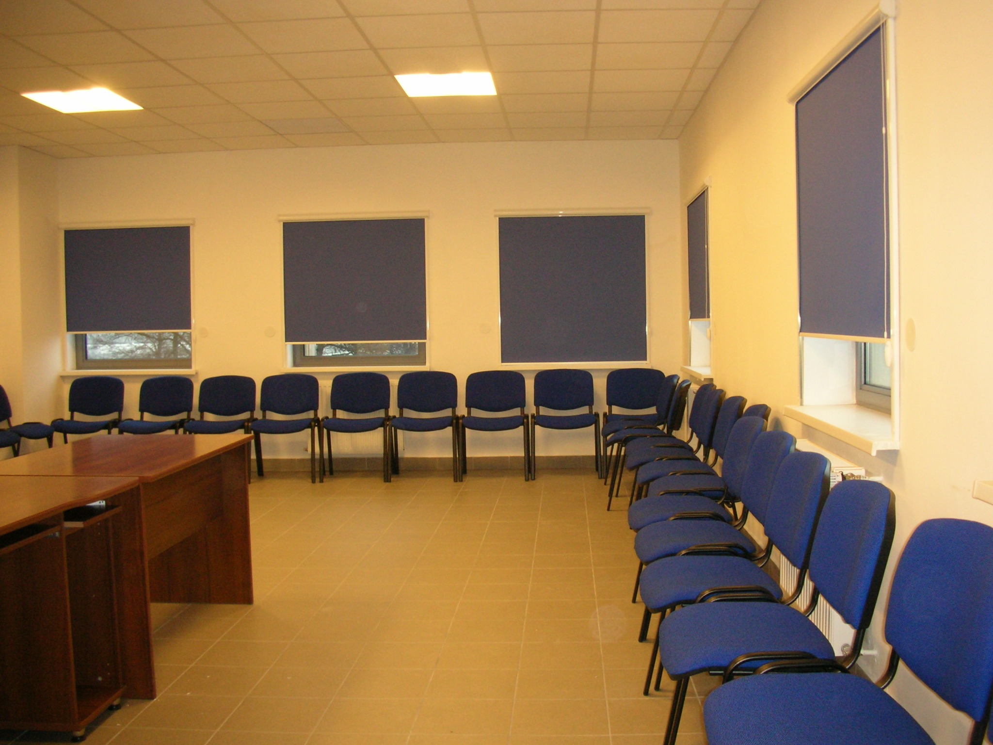 Rolety materiałowe w kasecie.